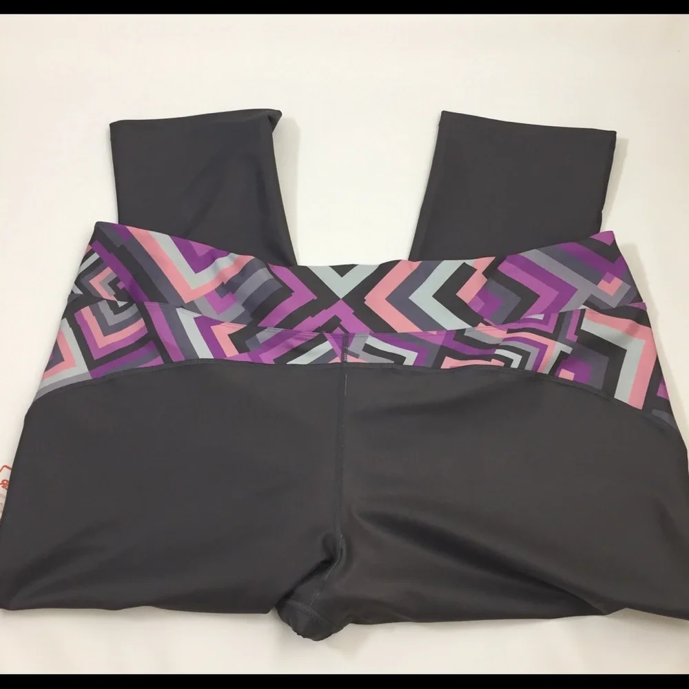 RSport Grey Capri leggings for Athena athletes 4x‎